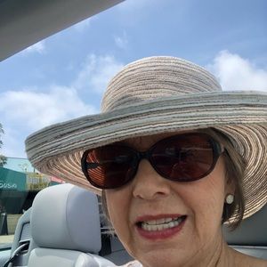 Meet your Posher, Ronni